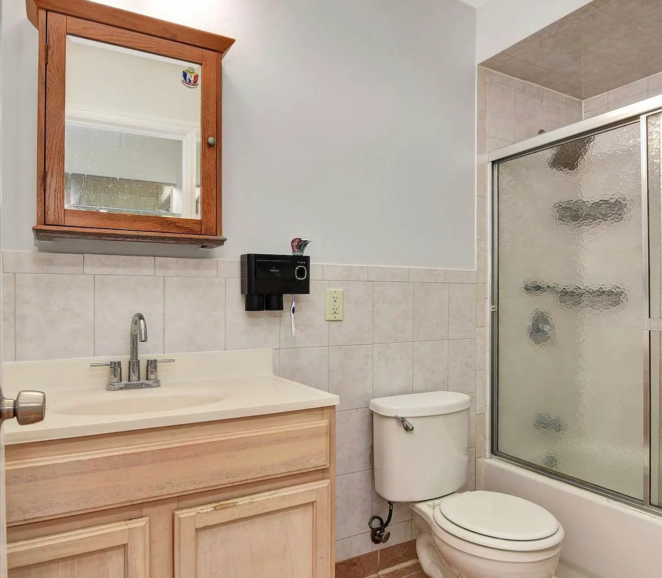 5 bed, $3,600 — Photo 1