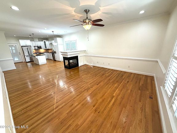4th image of 3005 Canal Drive NW