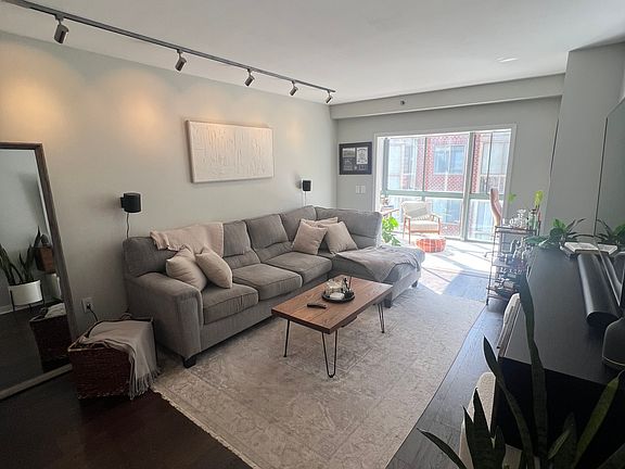 5th image of 1050 N Taylor St APT 603