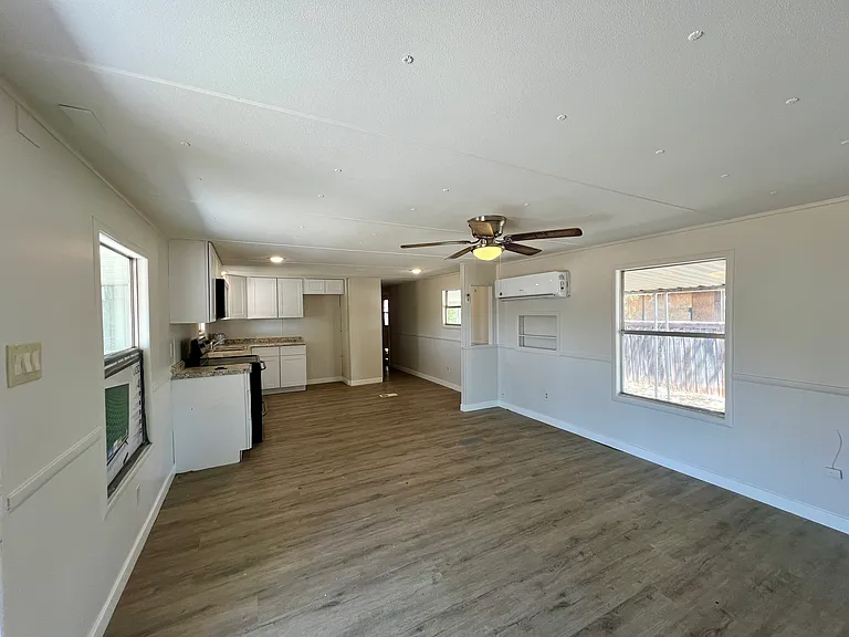 2704 E Ocotillo Dr — Photo 4