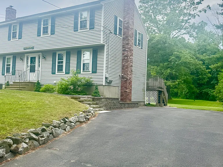 121 Brady Ave #B — Photo 2
