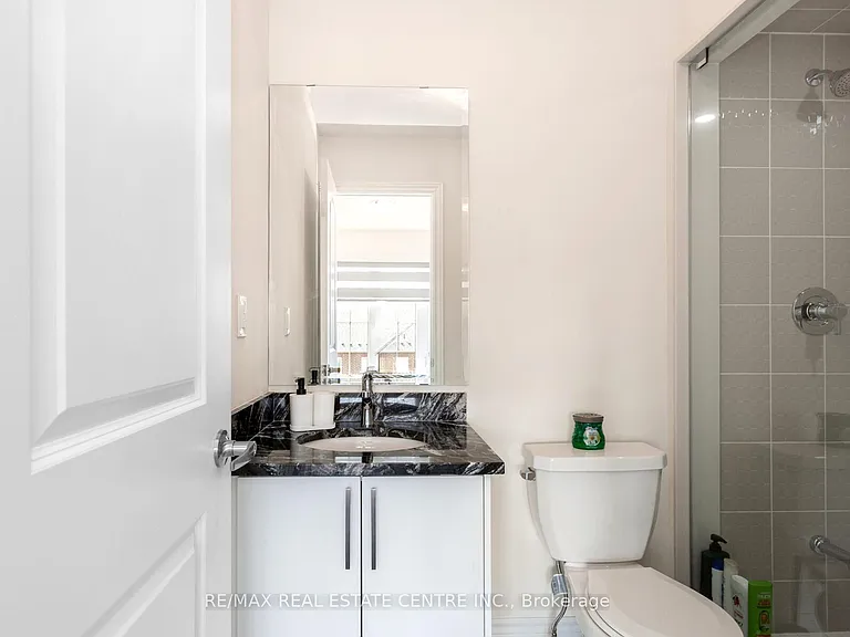 353 Inspire Blvd — Photo 17