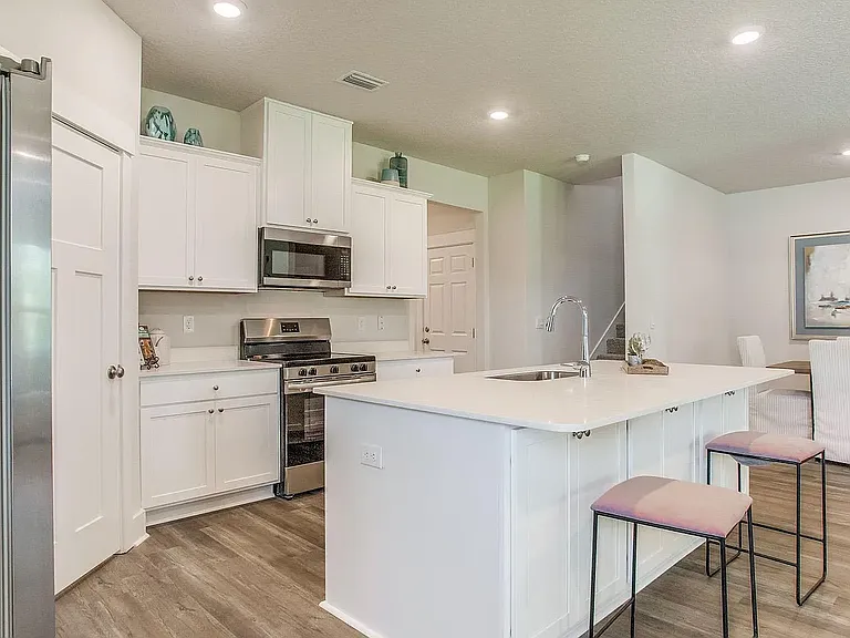 5667 Clarity St — Photo 6