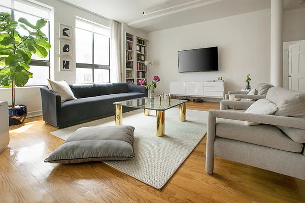 Rented by Makover Group Inc | media 26