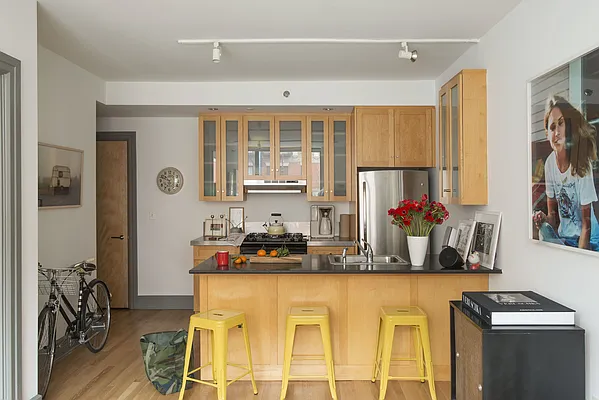 Rented by Two Trees | media 9