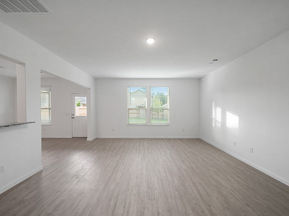 4th image of 311 Shady Cedar Hill Ln