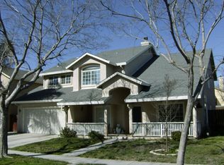 1832 Saint Patricks Dr, Los Banos, CA 93635