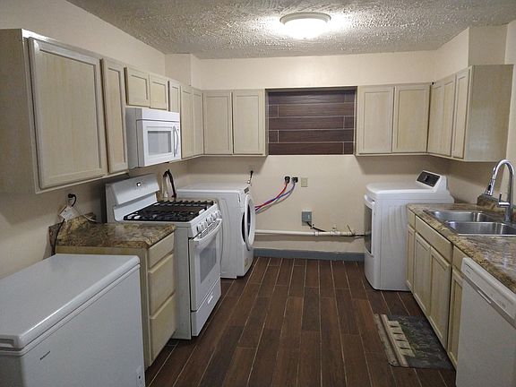 4th image of 4237 N Catherwood Ave