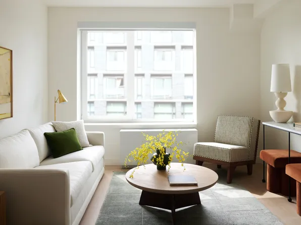 445 Gerard Avenue image 2 of 19