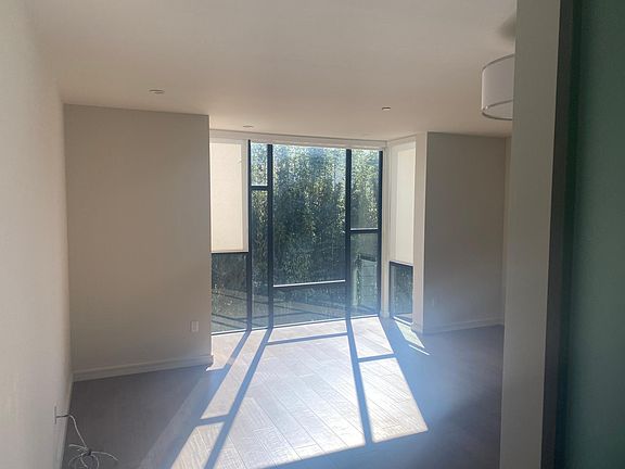 4th image of 1463 Lombard St APT 304