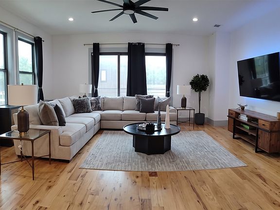 4th image of 508 Avenue L