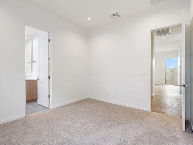 1730 E Winchcomb Dr — Photo 7