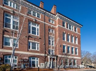 52 Sanborn St APT 5, Reading, MA 01867