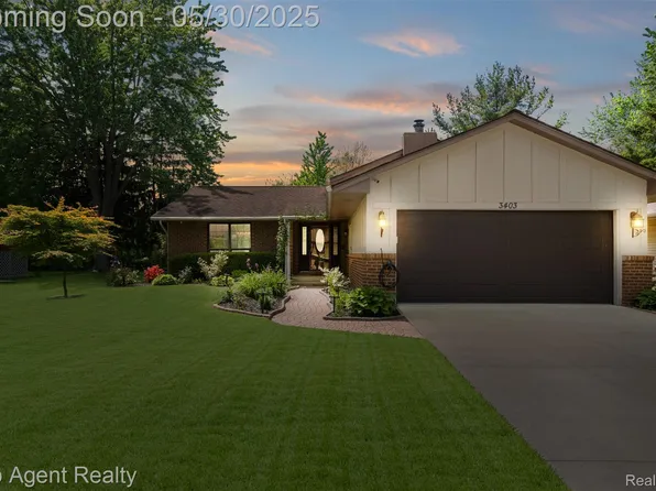 3403 Auburn Dr, Troy, MI 48083