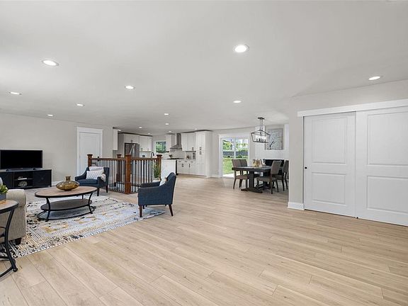 4th image of 4721 Littlebury Dr