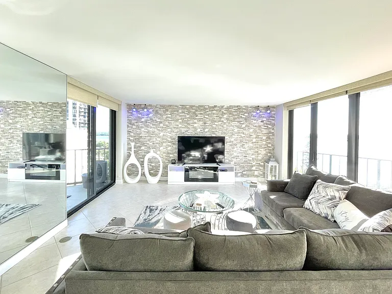 5420 N Ocean Dr #906 — Photo 8