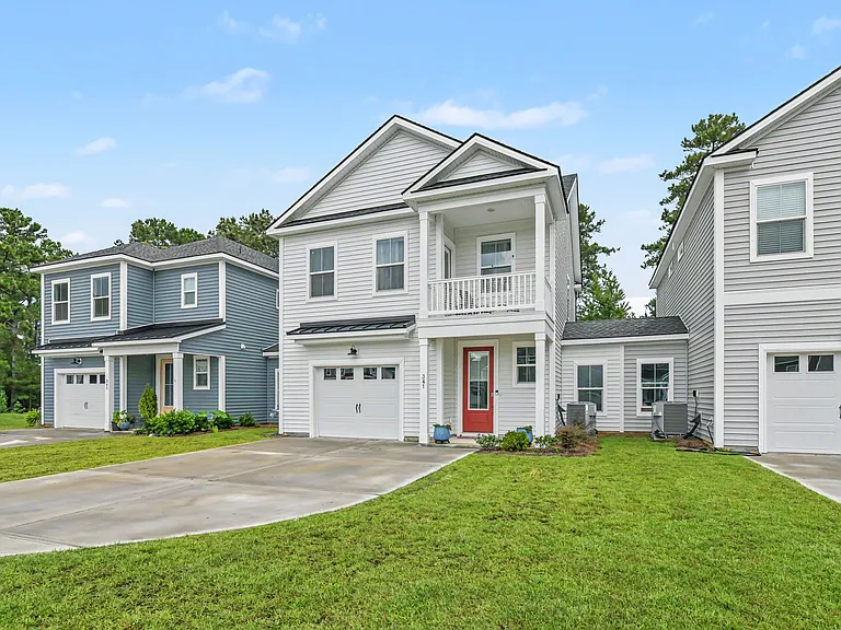 341 Chapman Cir — Photo 3