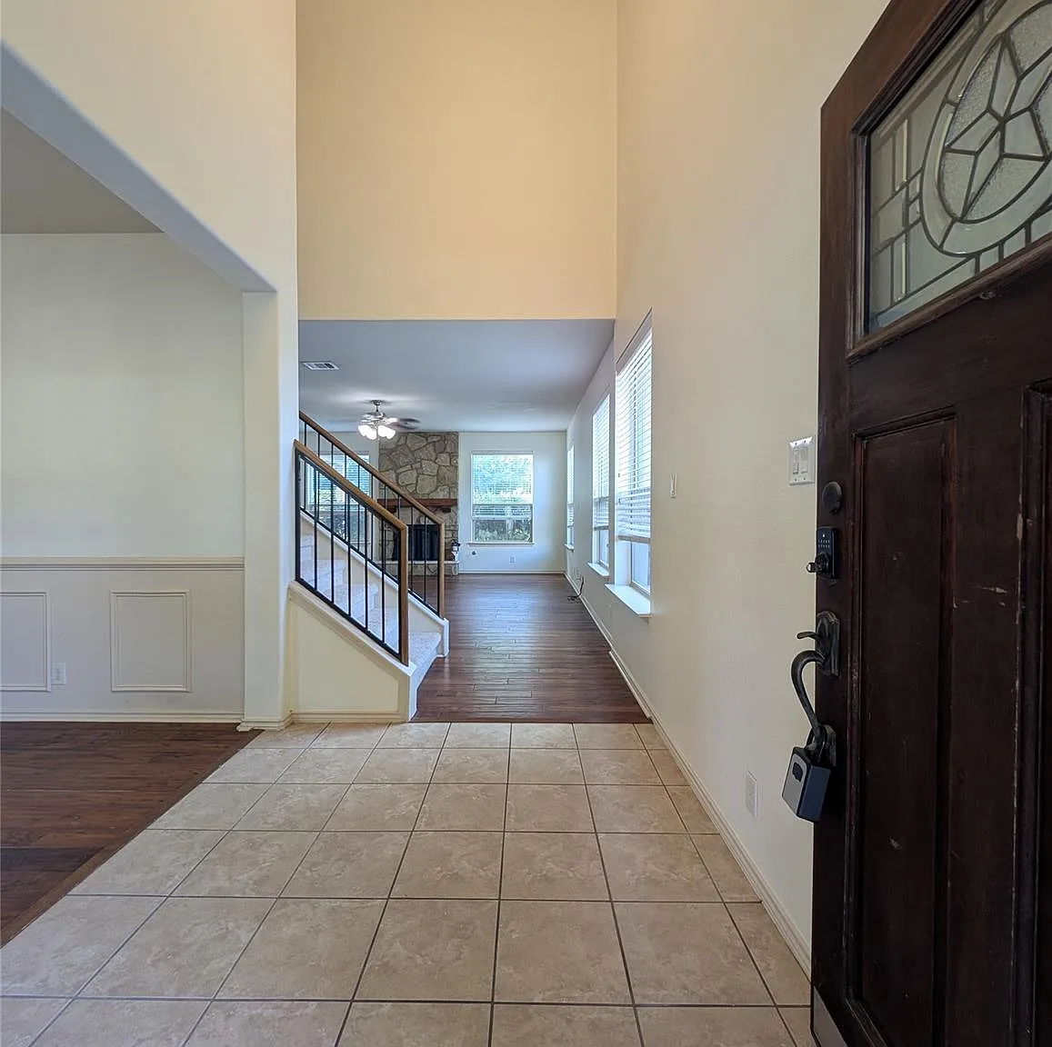 4 bed, 2.5 bath, 2458 sqft, $2,600 — Photo 4