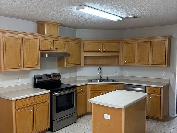 3rd image of 5687 Sweet Birch Ln
