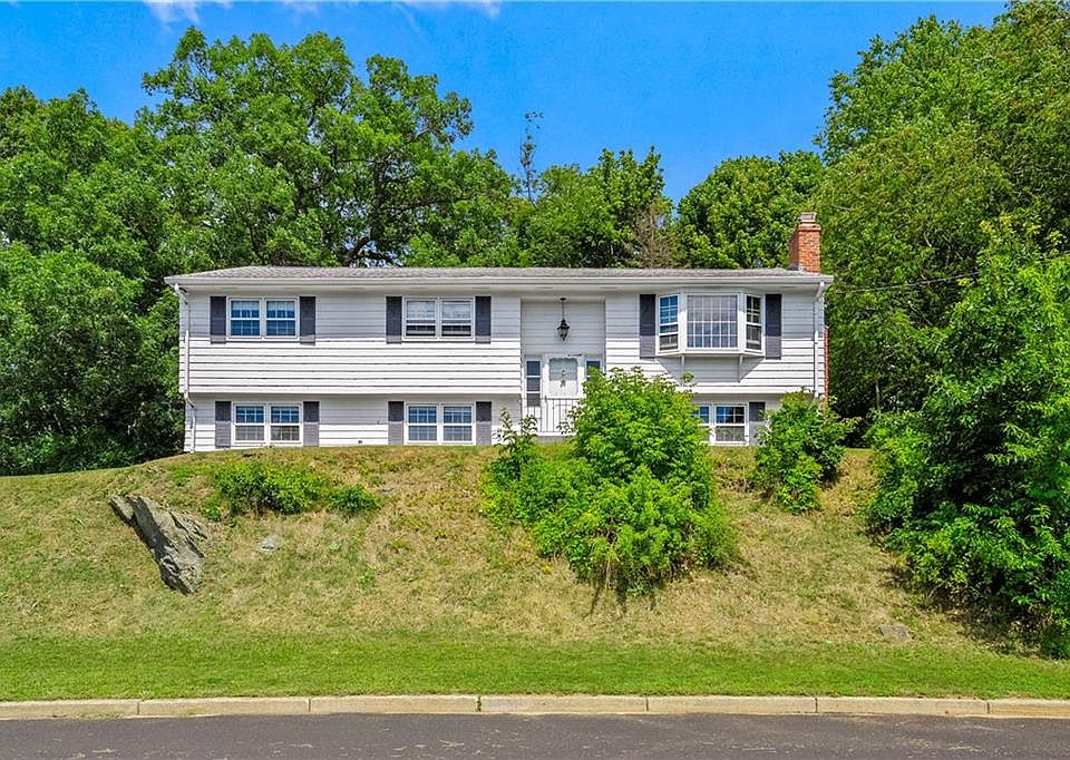 1st image of 5 Allan Dr