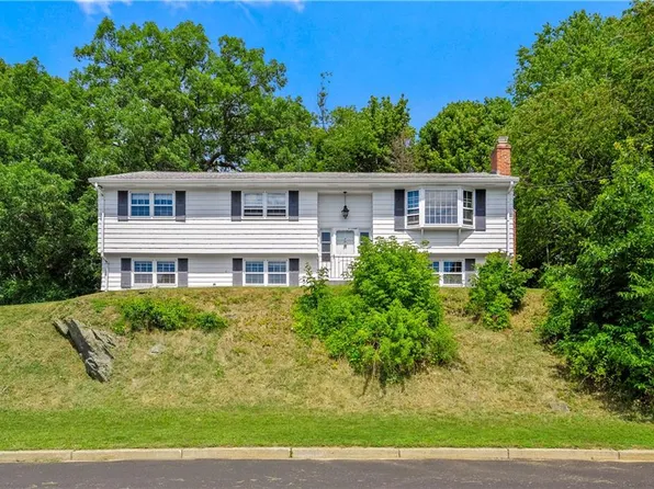 5 Allan Dr, Lincoln, RI 02865