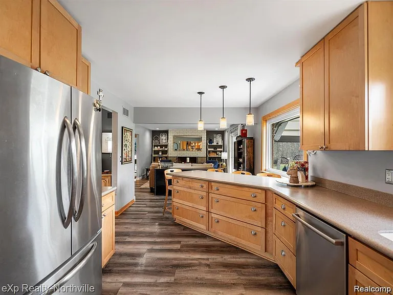 38205 Connaught Dr — Photo 18