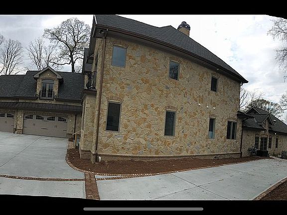 2nd image of 4268 Woodland Brook Dr SE