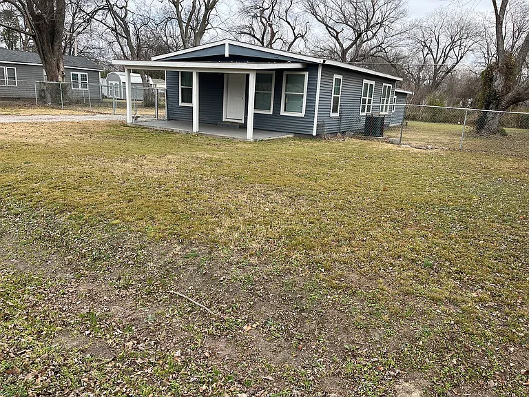 6215 N Victor Ave — Photo 5