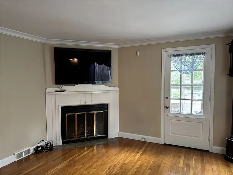 29 College Dr — Photo 18