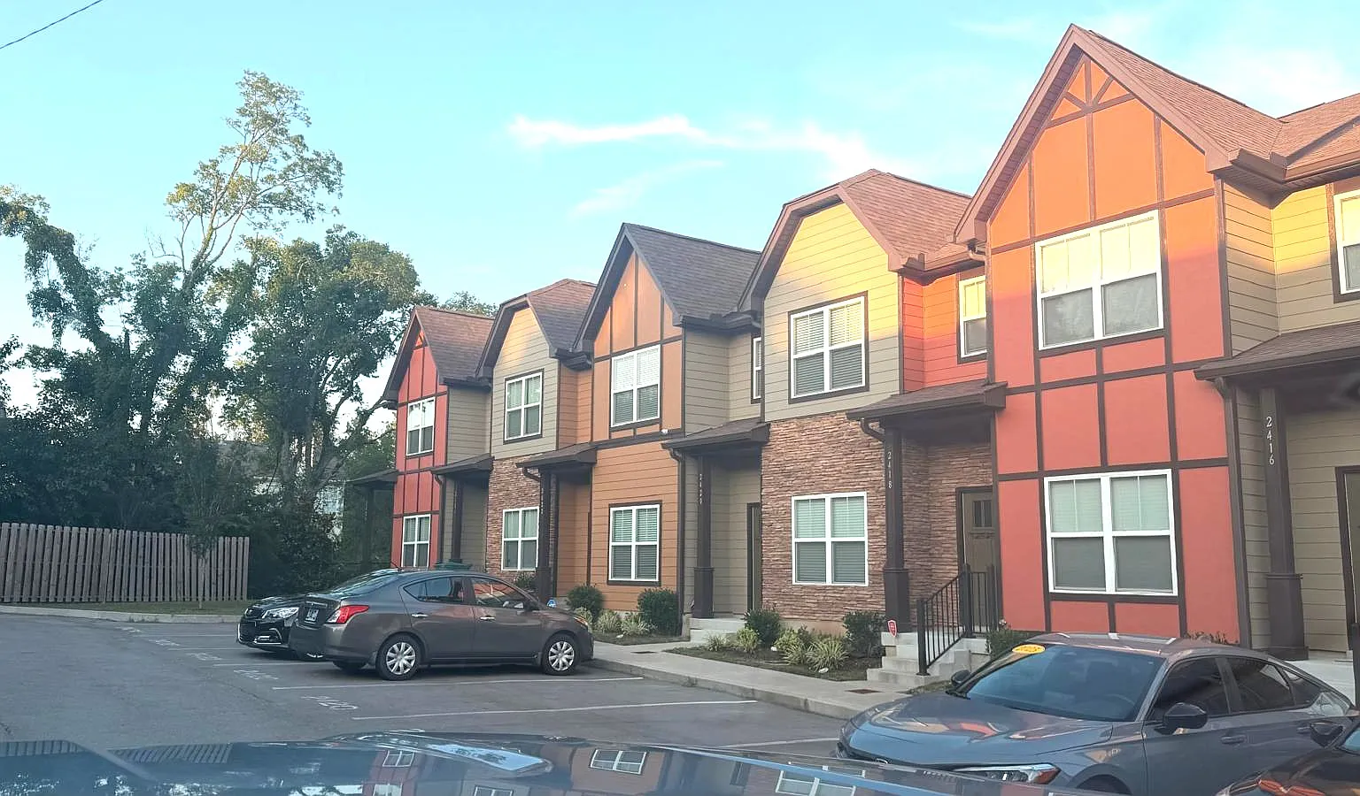 2 bed, 2.5 bath, 1364 sqft, $1,800 — Photo 1