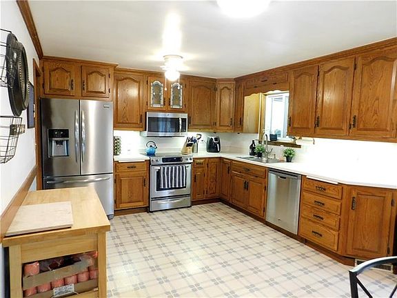 4th image of 1254 W Fir Dr