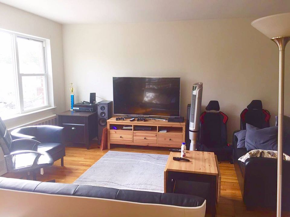 1st image of 8210 138th St