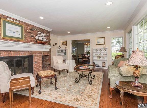 4th image of 4 Holly Ln