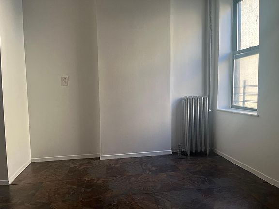 5th image of 300 Woodworth Ave #7