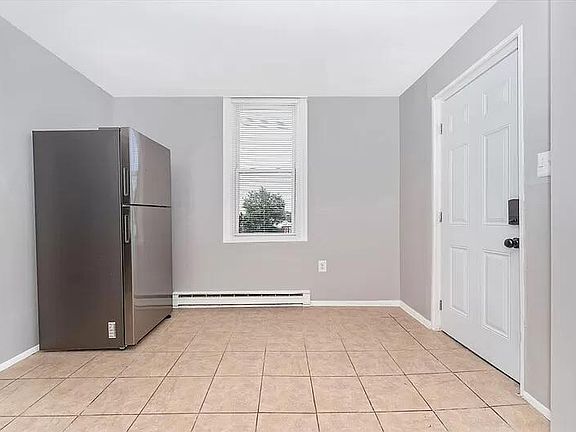 4th image of 111 Elizabeth St #6
