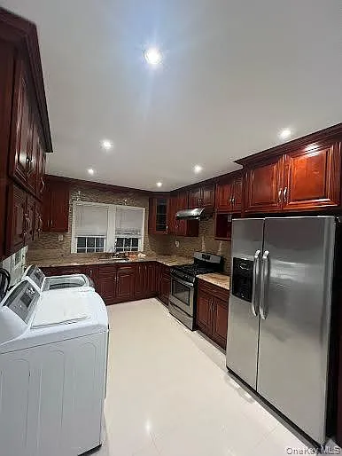 4 bed, 2.0 bath, 1260 sqft, $4,000 — Photo 2