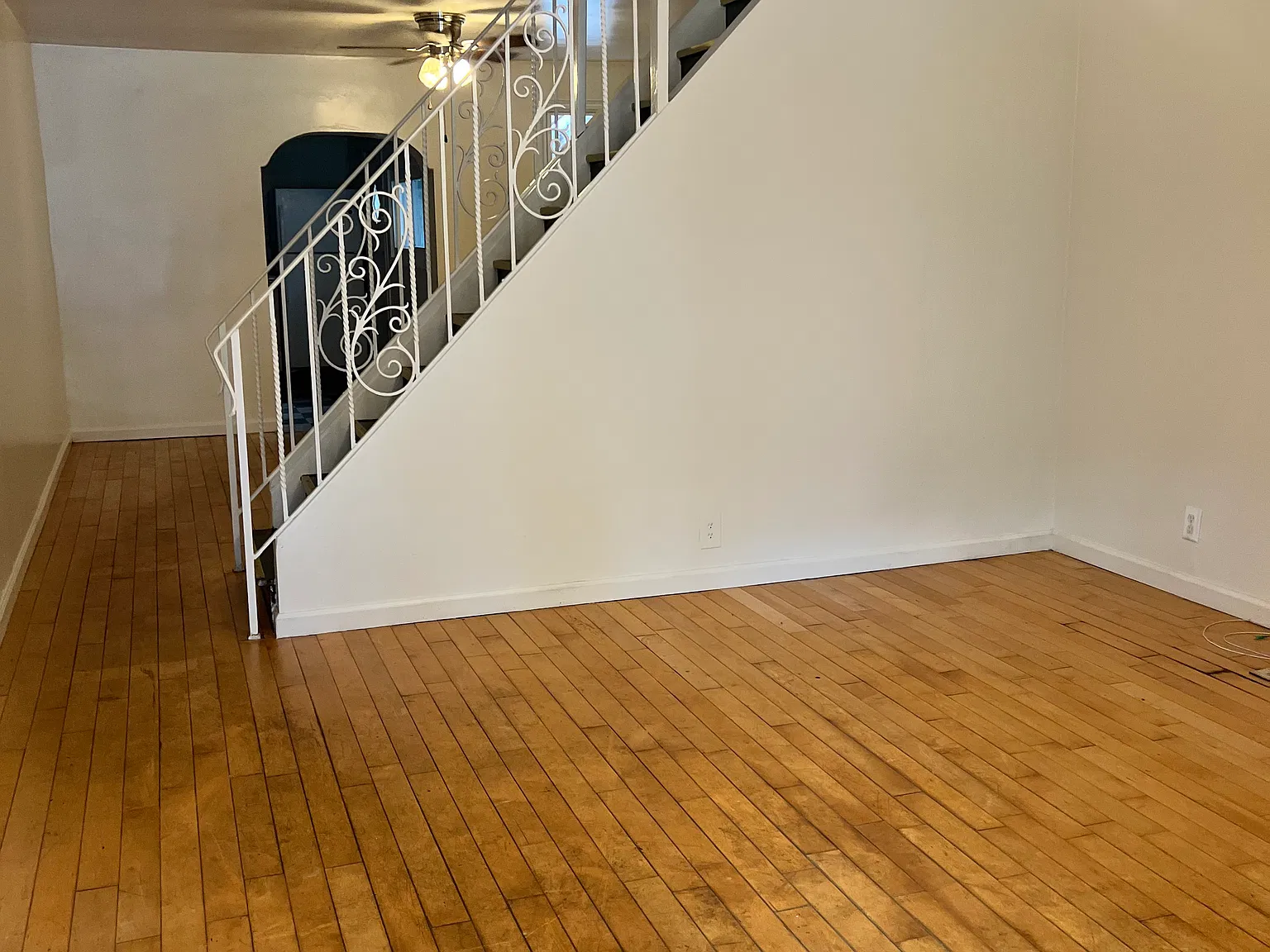 2 bed, 1000 sqft, $1,350 — Photo 2
