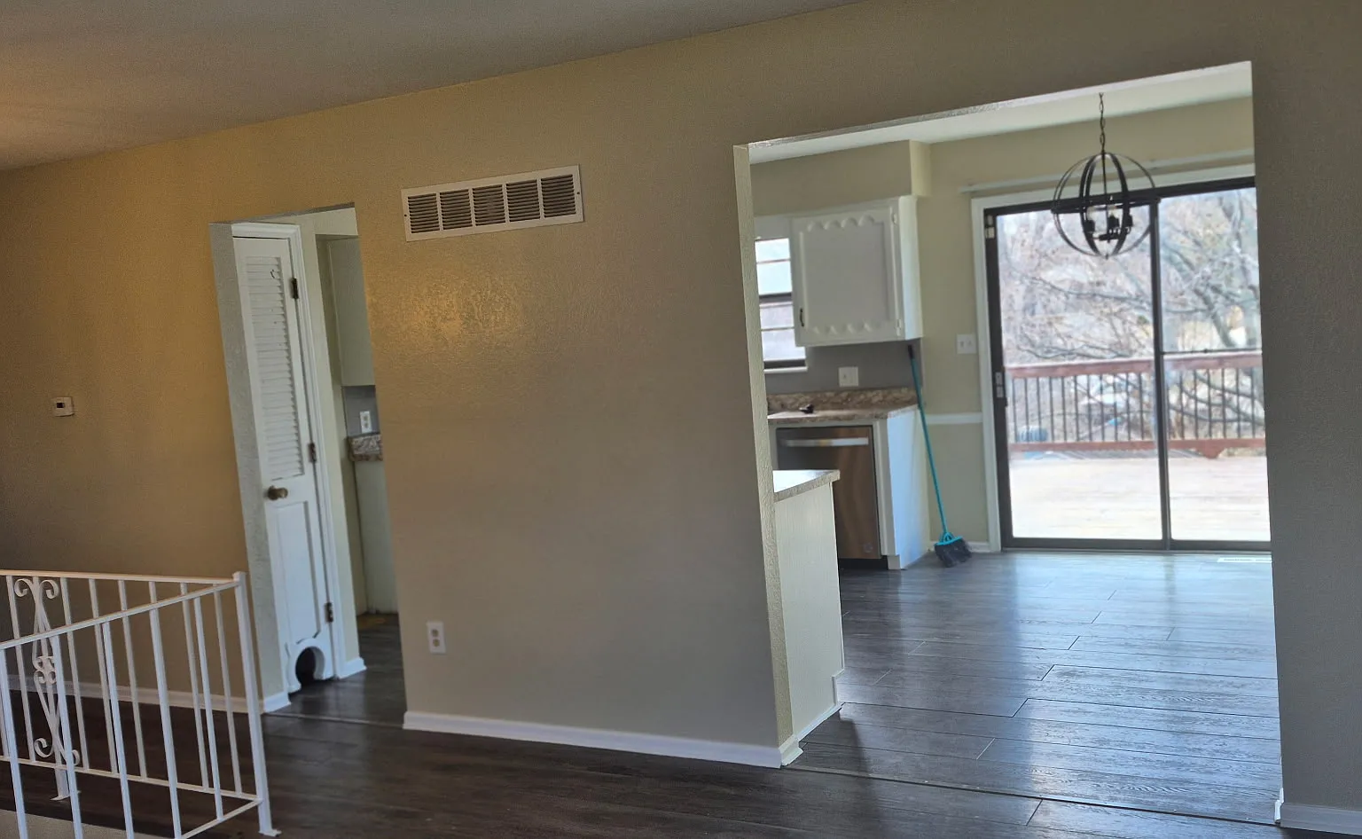 3 bed, 1360 sqft, $1,875 — Photo 3