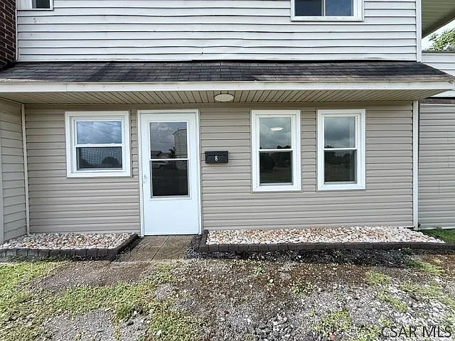 R2617 Bedford St #8 — Photo 4