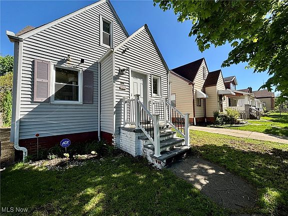 2nd image of 12909 Crennell Ave