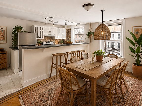 3rd image of 55 Bainbridge St #2
