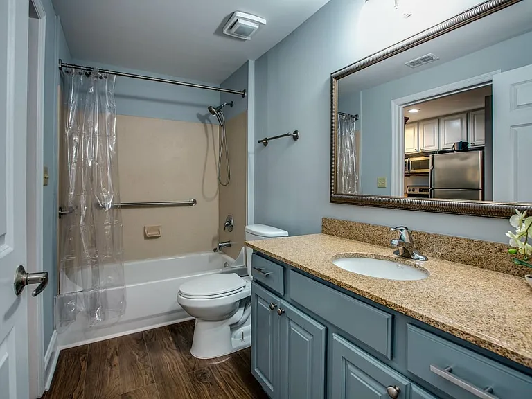 215 W College Ave #711 — Photo 21
