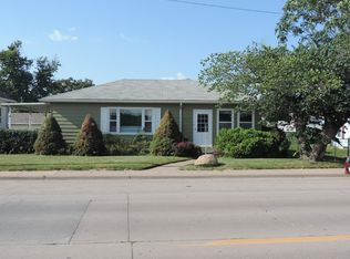 318 Front St, Buffalo, IA 52728