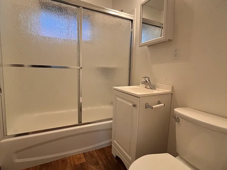 1070-1074 Echo Rd #6 — Photo 5