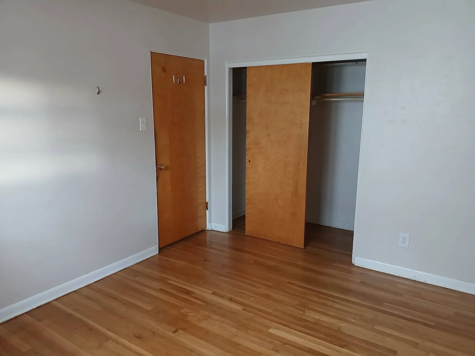 4 bed, 2800 sqft, $1,200 — Photo 4