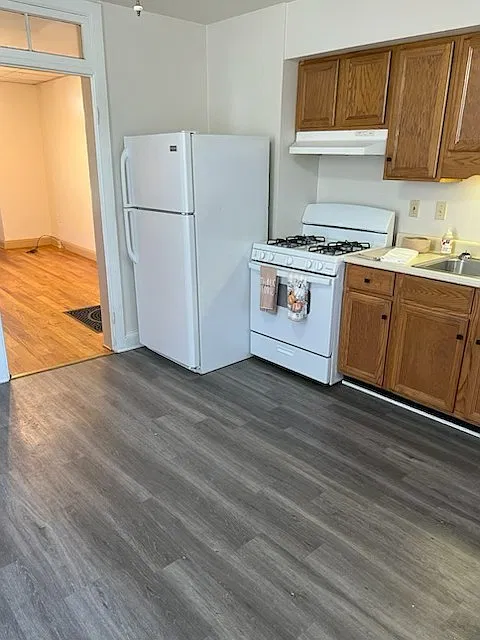 2 bed, $1,400 — Photo 4