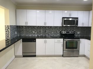 19224 Bobolink Dr, Hialeah, FL 33015