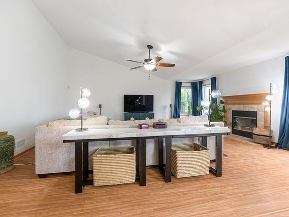 3rd image of 494 Yale Cir