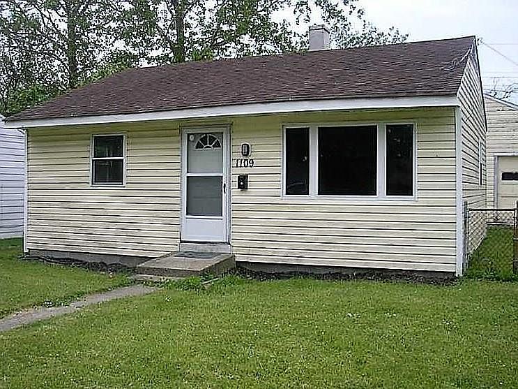 2nd image of 1109 Russell Ave