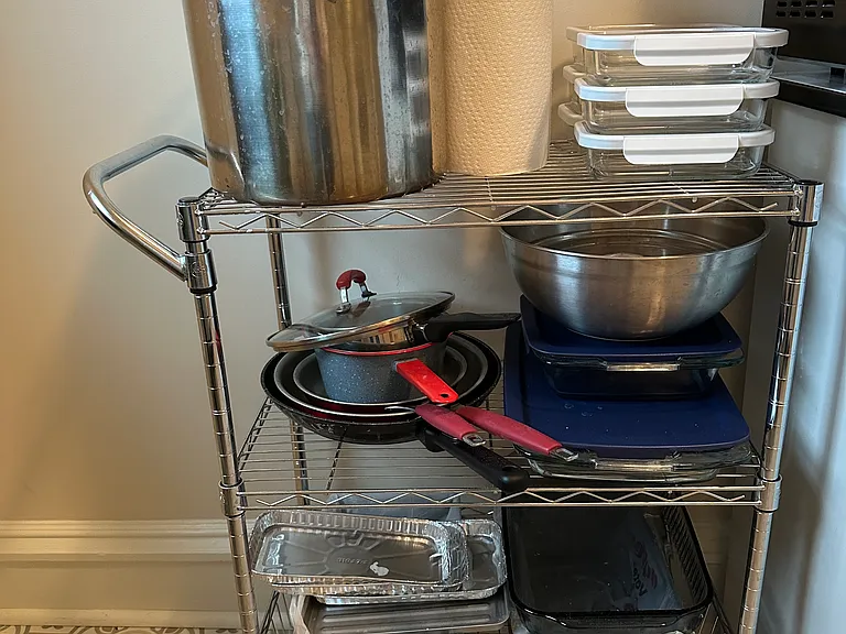 Fully furnished, including everything you need in the kitchen!
